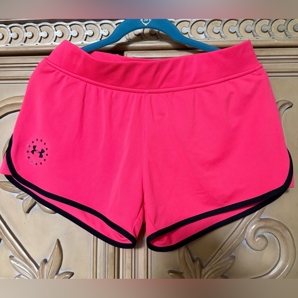Under Armour Athletic Shorts bright pink w/Black Trim guc sz M these have panty